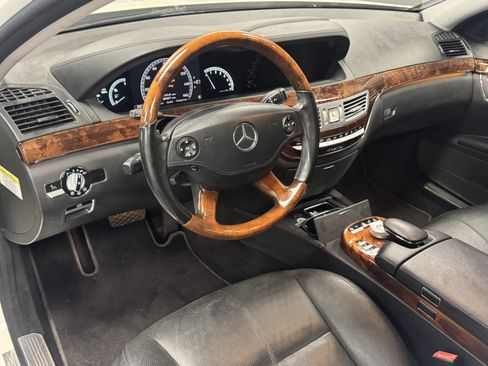 Used 2009 Mercedes-Benz S 550 4MATIC image 9