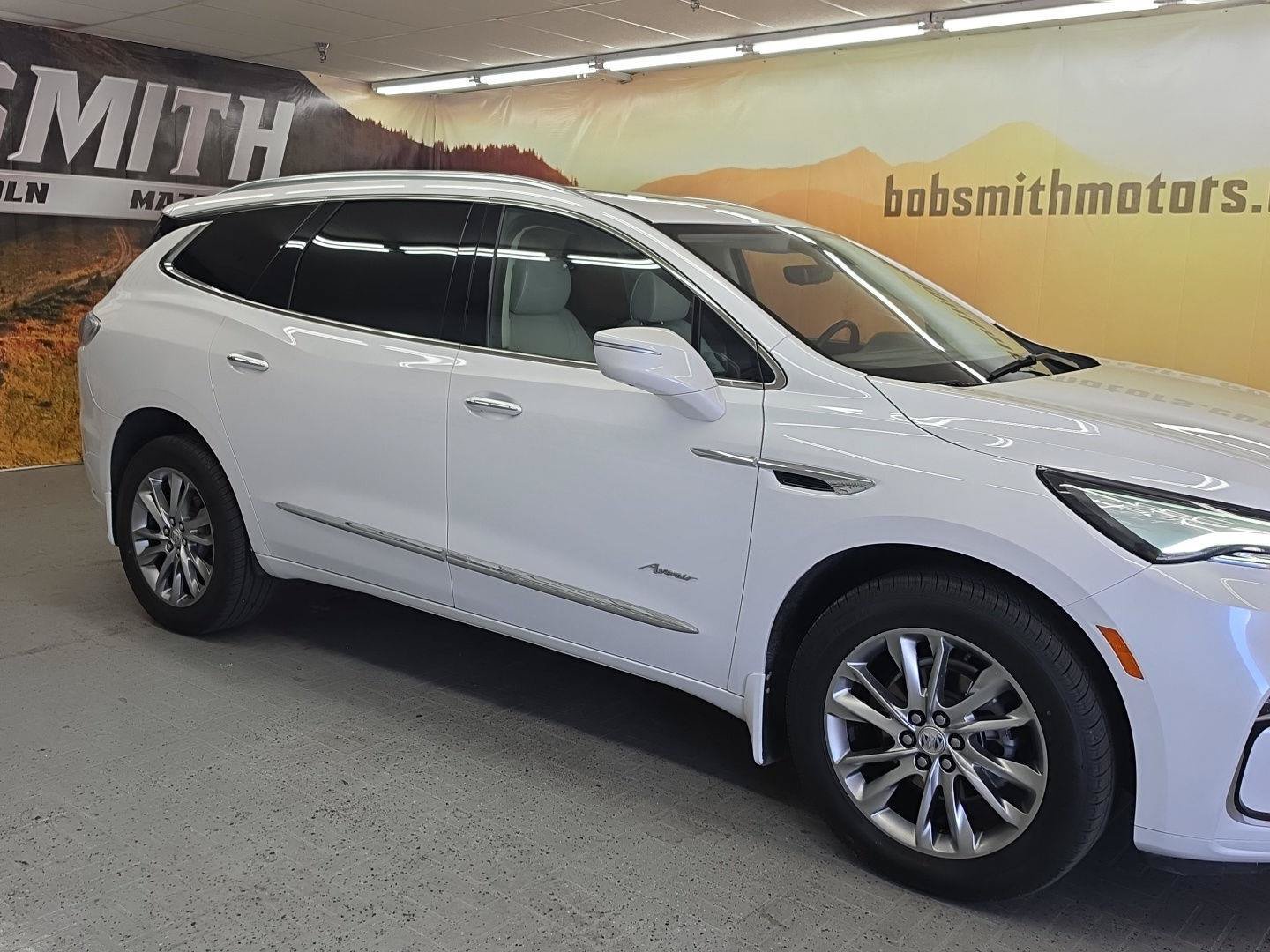 Used 2023 Buick Enclave Avenir w/ LPO, Floor Liner Package AWD/4WD image 8