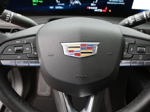 Used 2025 Cadillac XT4 Premium Luxury image 19