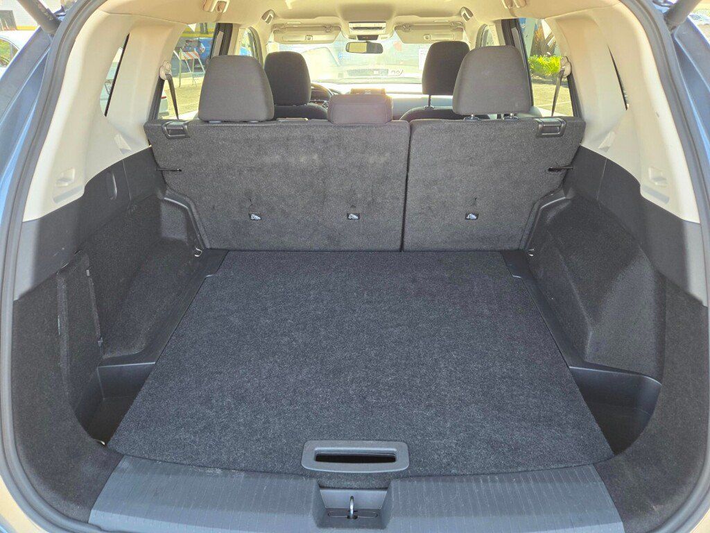 Used 2025 Nissan Rogue SV AWD/4WD image 10