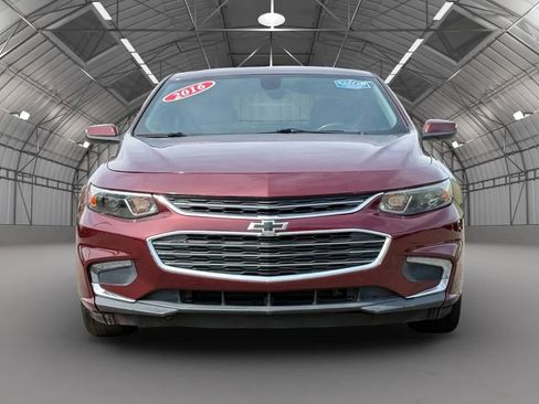 Used 2016 Chevrolet Malibu LT image 2