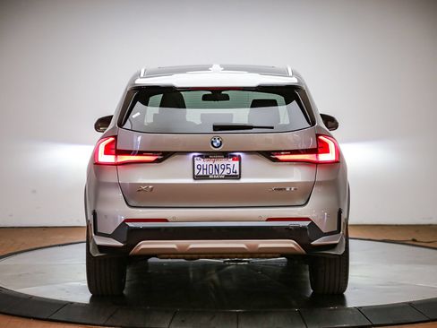 Used 2023 BMW X1 xDrive28i w/ Convenience Package AWD/4WD image 3