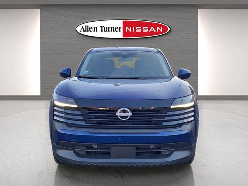 Used 2025 Nissan Kicks SV image 4