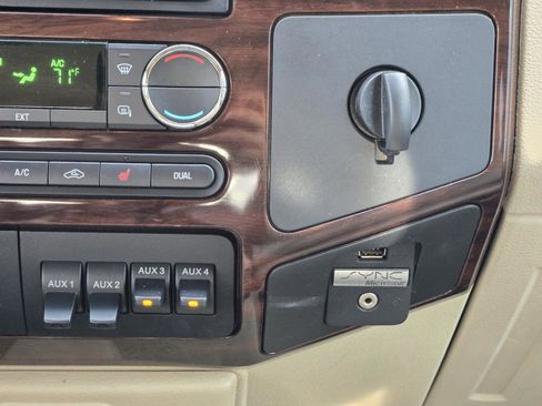 Used 2010 Ford F250 Lariat RWD image 15