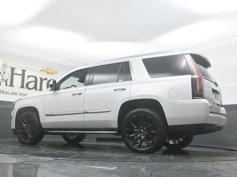 Used 2019 Cadillac Escalade Luxury AWD/4WD image 57