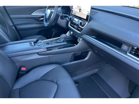 New 2026 Toyota Grand Highlander XLE image 16