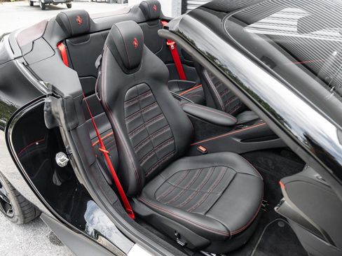 Used 2025 Ferrari Roma Spider image 4
