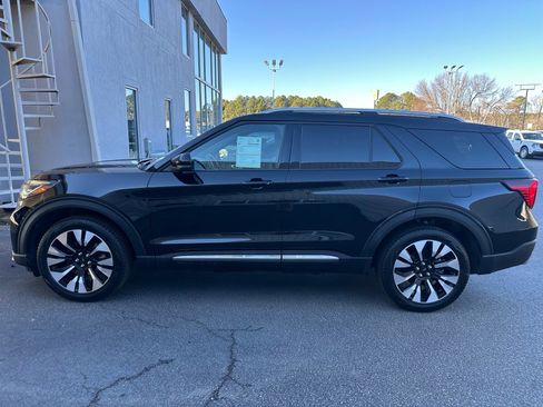 Certified 2025 Ford Explorer Platinum w/ LUX Leather Package image 4