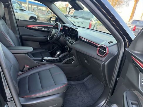 Used 2024 Chevrolet TrailBlazer RS AWD/4WD image 27