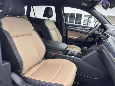 Used 2022 Volkswagen Atlas Cross Sport SE w/ Panoramic Sunroof Package image 9