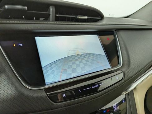 Used 2018 Cadillac XT5 Luxury w/ Driver Awareness Package image 5