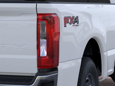 New 2026 Ford F250 XL w/ FX4 Off-Road Package AWD/4WD image 22