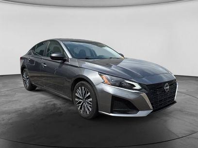 Used 2025 Nissan Altima 2.5 SV