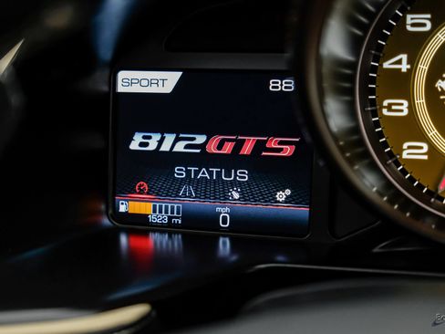 Used 2022 Ferrari 812 GTS RWD image 93
