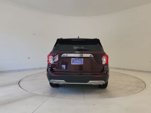 Used 2022 Ford Explorer XLT w/ Equipment Group 202A RWD image 8