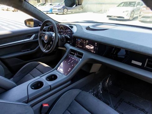 New 2025 Porsche Taycan Turbo GT image 91