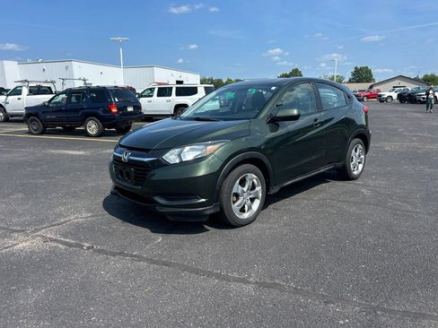 Used 2017 Honda HR-V LX image 3