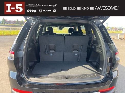 New 2025 Jeep Grand Cherokee L Limited w/ Luxury Tech Group II image 9