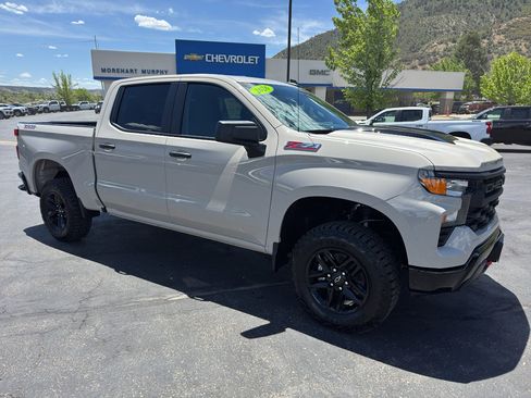 New 2026 Chevrolet Silverado 1500 Custom Trail Boss AWD/4WD image 1