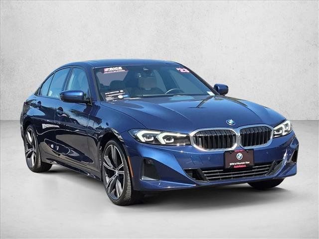 Used 2023 BMW 330i Sedan w/ Premium Package RWD image 3