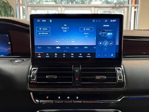 Used 2024 Lincoln Navigator Reserve AWD/4WD image 17