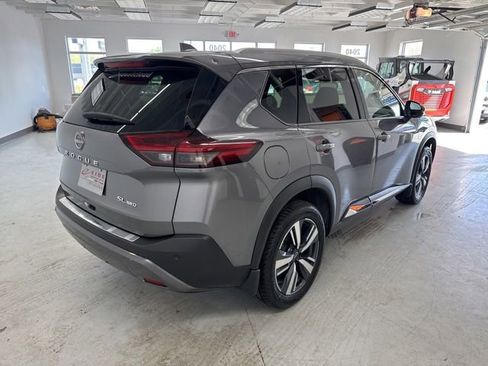 Used 2023 Nissan Rogue SL AWD/4WD image 12