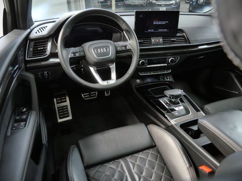 Used 2023 Audi SQ5 Premium Plus w/ Premium Plus Package AWD/4WD image 2