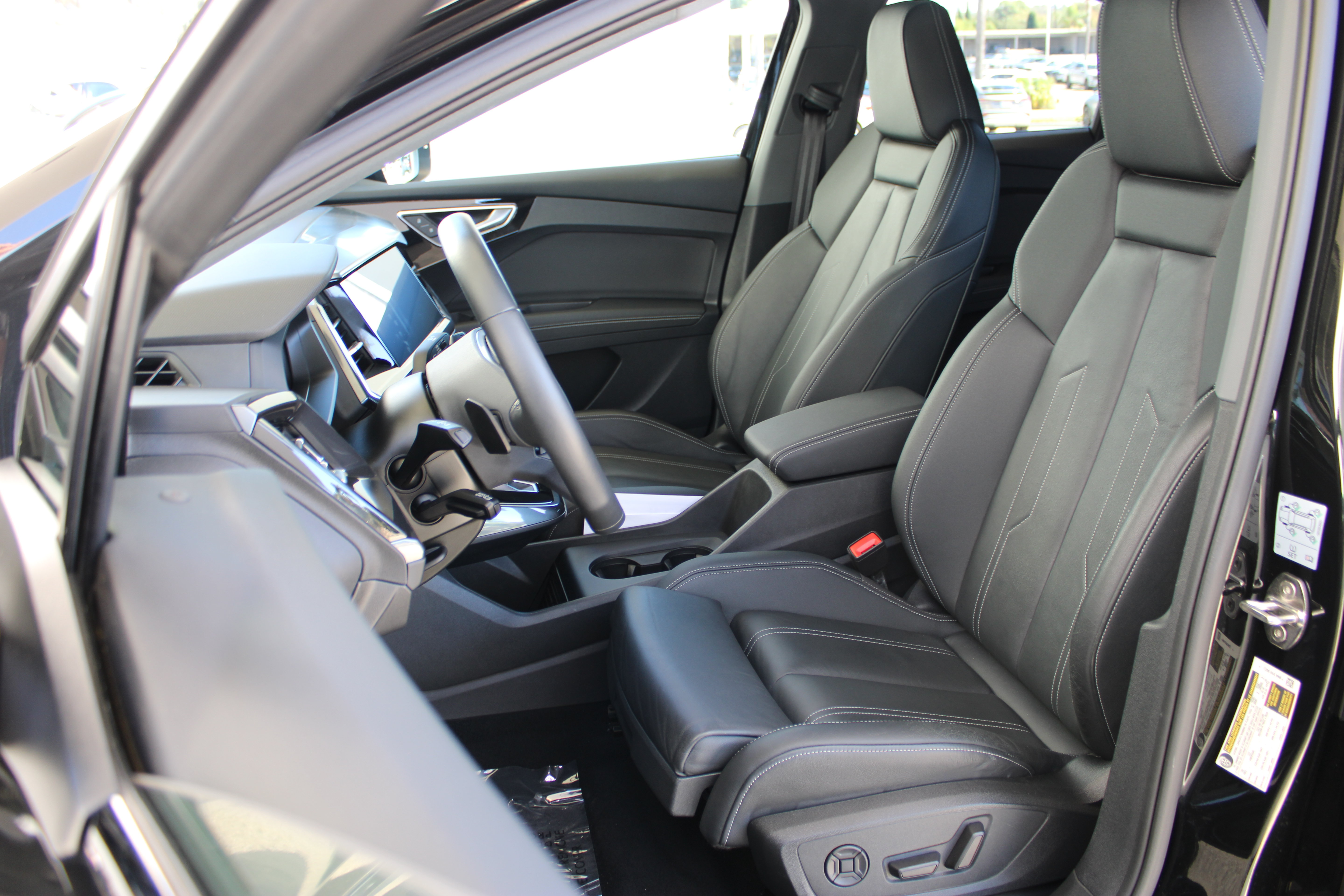 Used 2023 Audi Q4 e-tron Premium Plus w/ Premium Plus AWD/4WD image 15