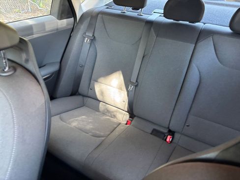 Used 2025 Kia K4 LXS image 41