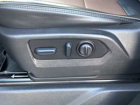 Used 2023 Chevrolet Silverado 3500 High Country w/ Technology Package image 15