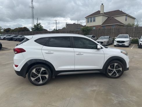 Used 2017 Hyundai Tucson Sport image 7