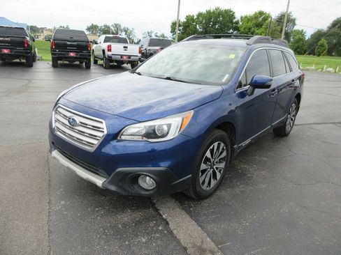 Used 2016 Subaru Outback 3.6R Limited AWD/4WD image 10
