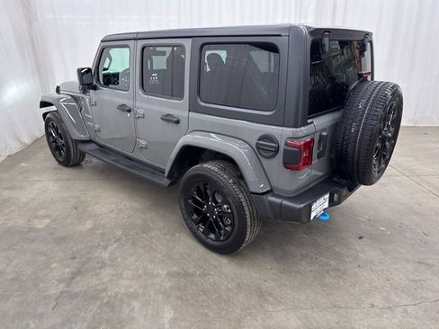 Used 2023 Jeep Wrangler Unlimited Sahara w/ Cold Weather Group image 29