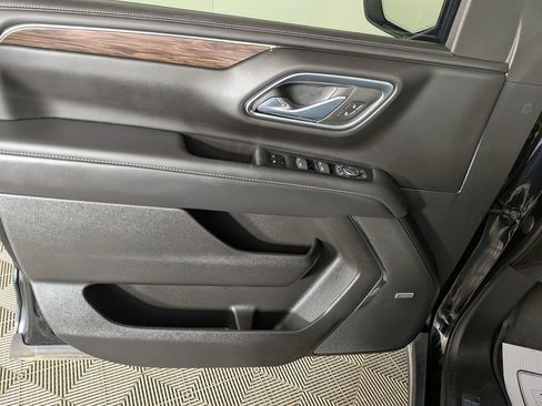 Used 2023 Chevrolet Tahoe Z71 w/ Z71 Off-Road Package image 18