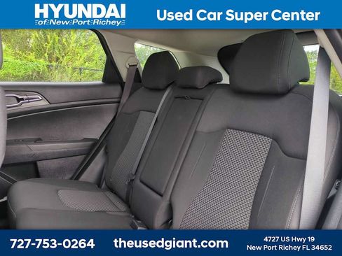 Used 2023 Kia Sportage LX FWD image 14