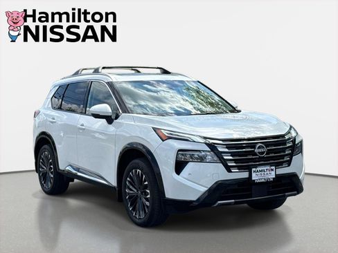 Used 2025 Nissan Rogue Platinum w/ Platinum Premium Package AWD/4WD image 1