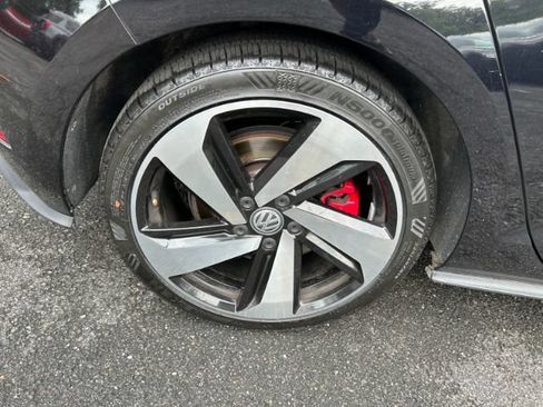 Used 2020 Volkswagen GTI SE FWD image 36
