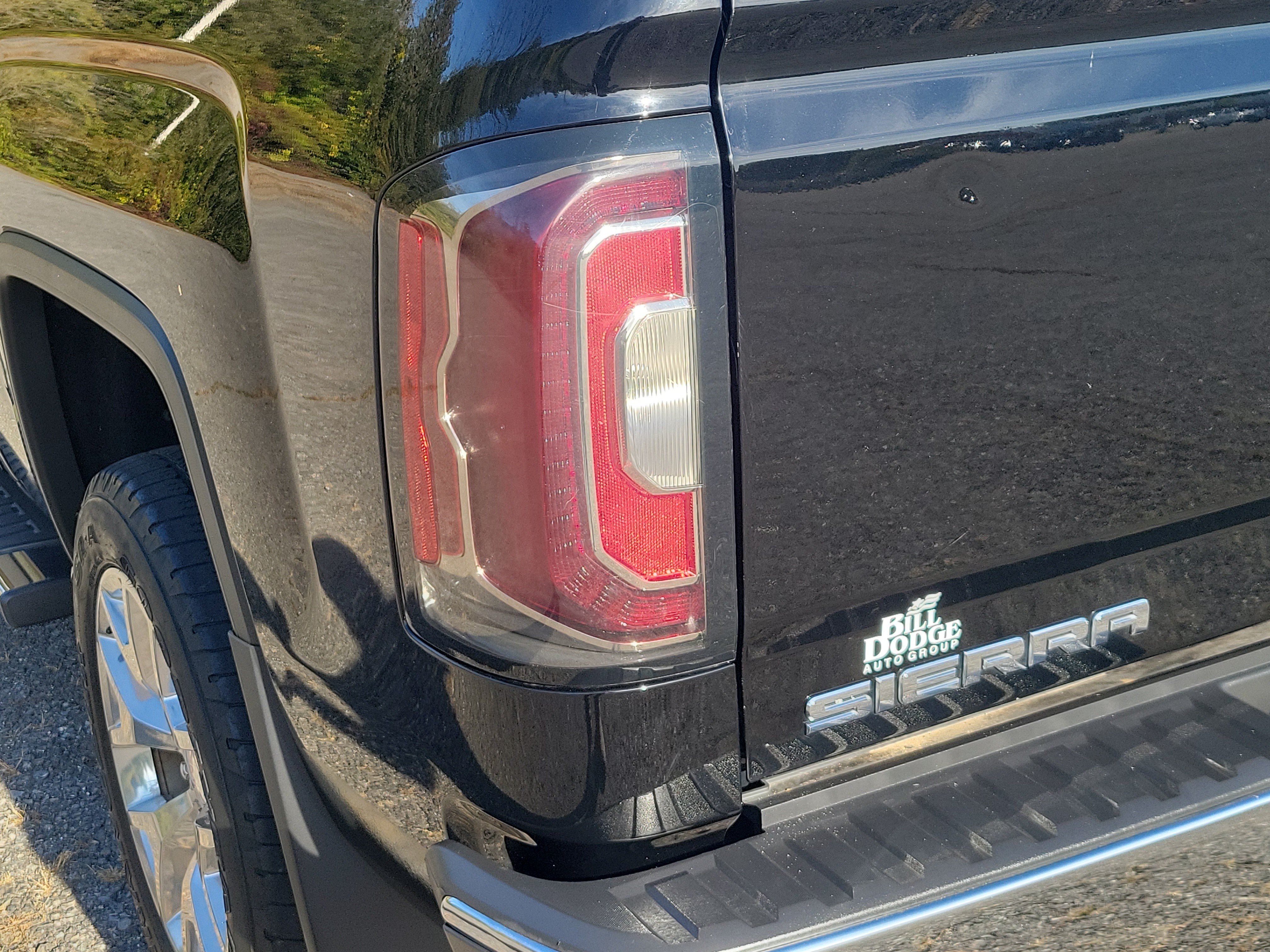 Used 2018 GMC Sierra 1500 SLT AWD/4WD image 11