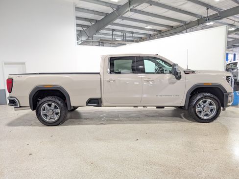 Used 2026 GMC Sierra 3500 SLE w/ SLE Value Package AWD/4WD image 2