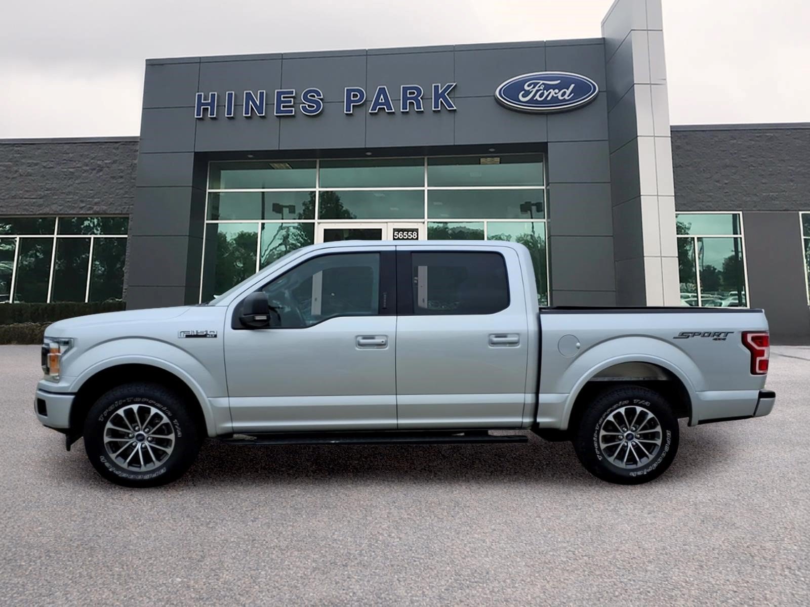 Used 2019 Ford F150 XLT w/ Equipment Group 302A Luxury AWD/4WD image 4