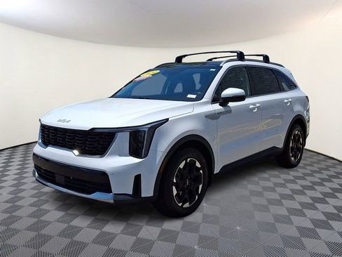 Certified 2024 Kia Sorento S w/ Panoramic Sunroof Package FWD image 3