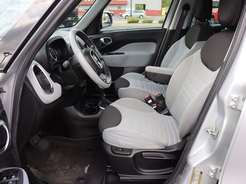 Used 2014 FIAT 500L Easy w/ Popular Equipment Group FWD image 4