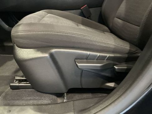 Used 2025 Chevrolet Equinox LT FWD image 16