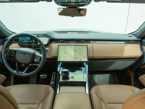 Used 2025 Land Rover Range Rover Sport SV Edition Two image 13