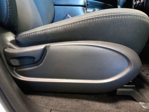 Used 2018 Nissan Pathfinder S AWD/4WD image 35