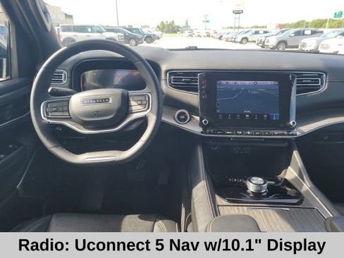 Used 2024 Jeep Wagoneer Series II w/ Flexible Seating Group RWD image 4
