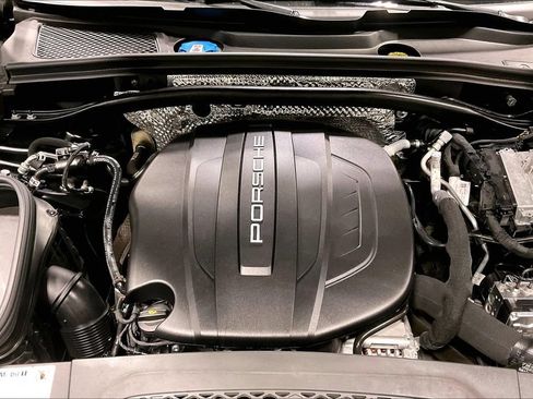 Used 2021 Porsche Macan AWD/4WD image 29