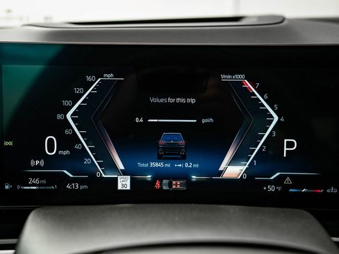 Used 2024 BMW X7 xDrive40i image 27