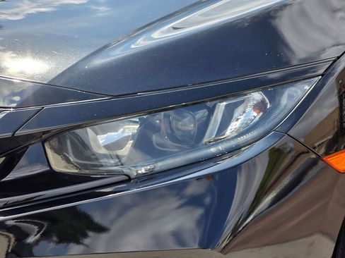 Used 2019 Honda Civic Sport image 6