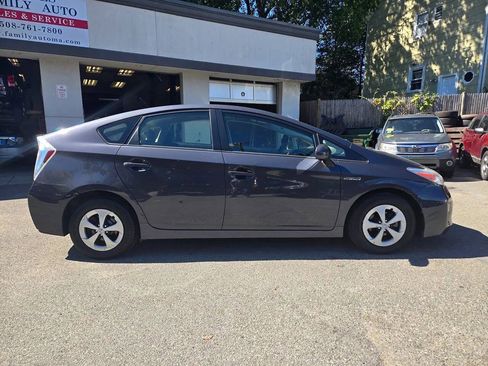 Used 2012 Toyota Prius Three FWD image 19